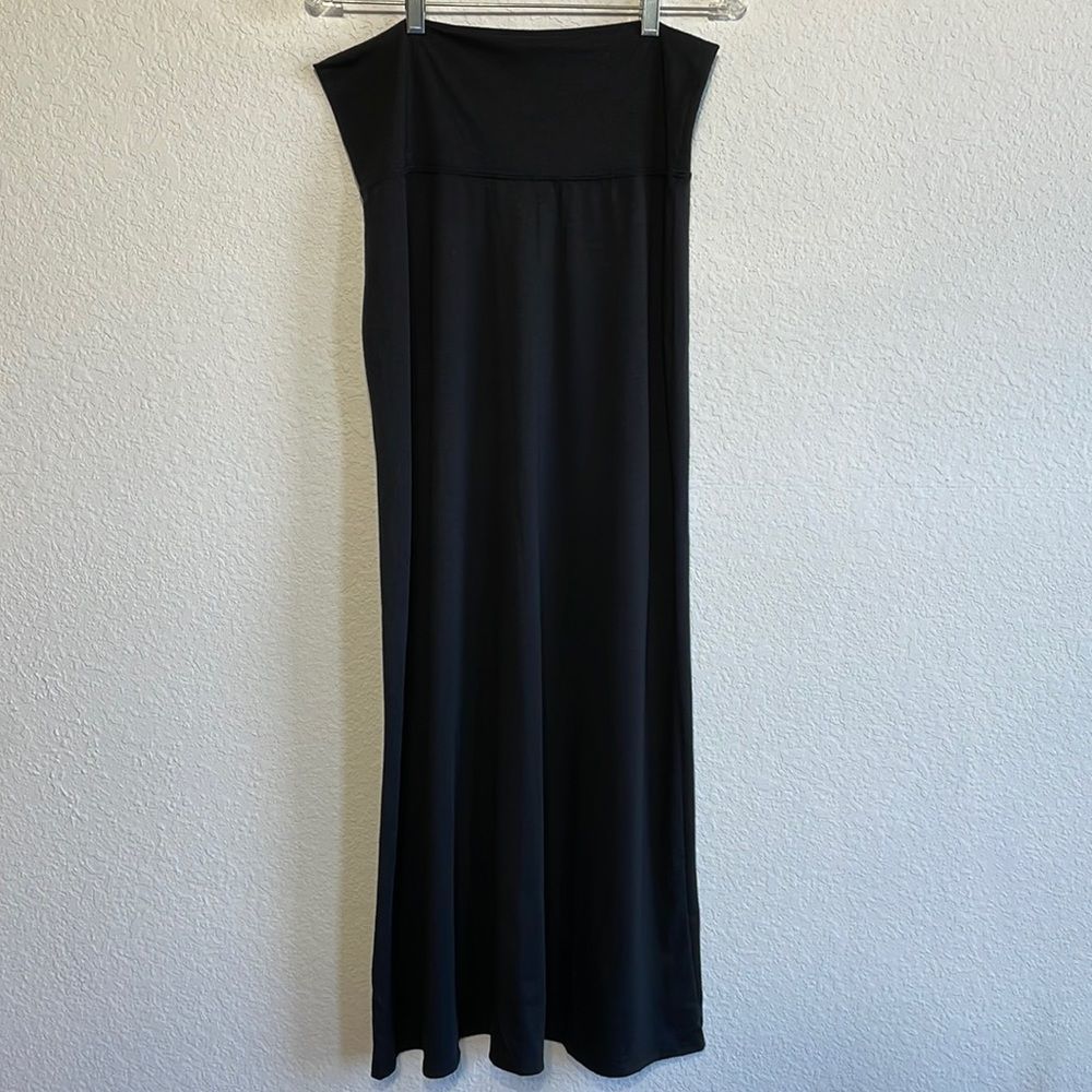 Bobbie Brooks black maxi skirt, size large